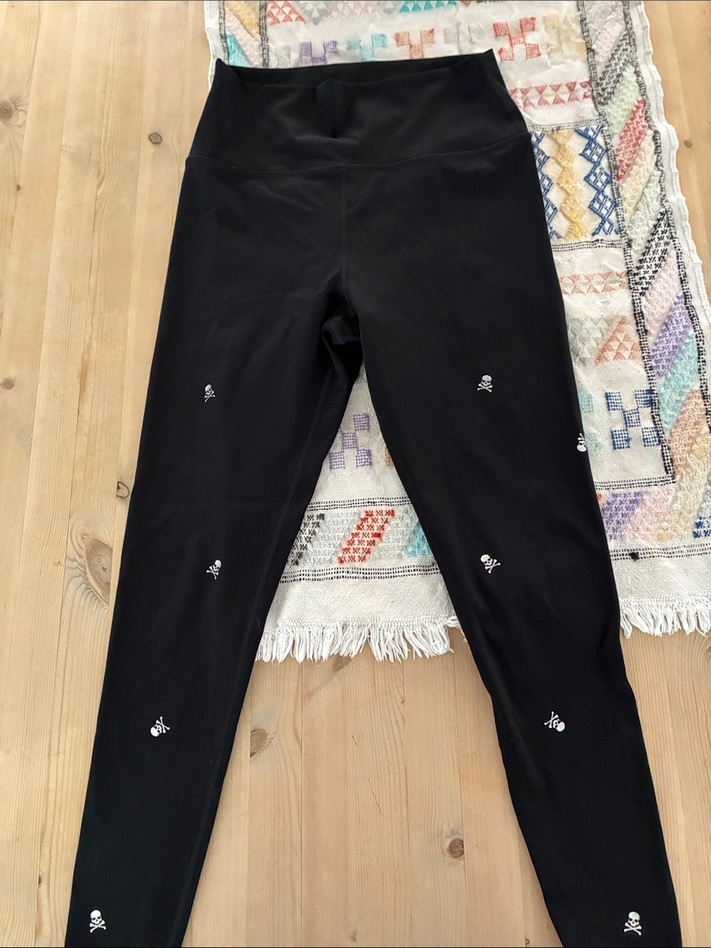 Soul Cycle skull legging